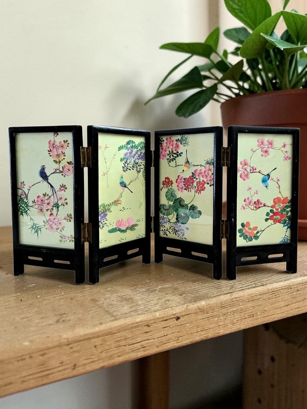 Vtg Chinese Miniature Tabletop Folding Screen Birds & Traditional Landscapes